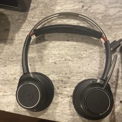 Plantronics Voyager UC wireless/Bluetooth headset - Moving