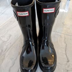 HUNTER Mid-size Rain Boots (Black Gloss) Size 9 (Worn Once)