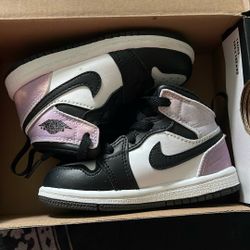 Jordan 1 Mid SE