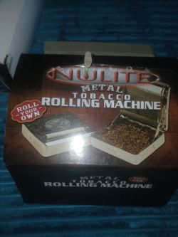 Metal tobacco roller and case