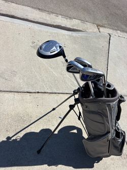 Junior, right handed Golf said Golf Club Set with Stand Bag