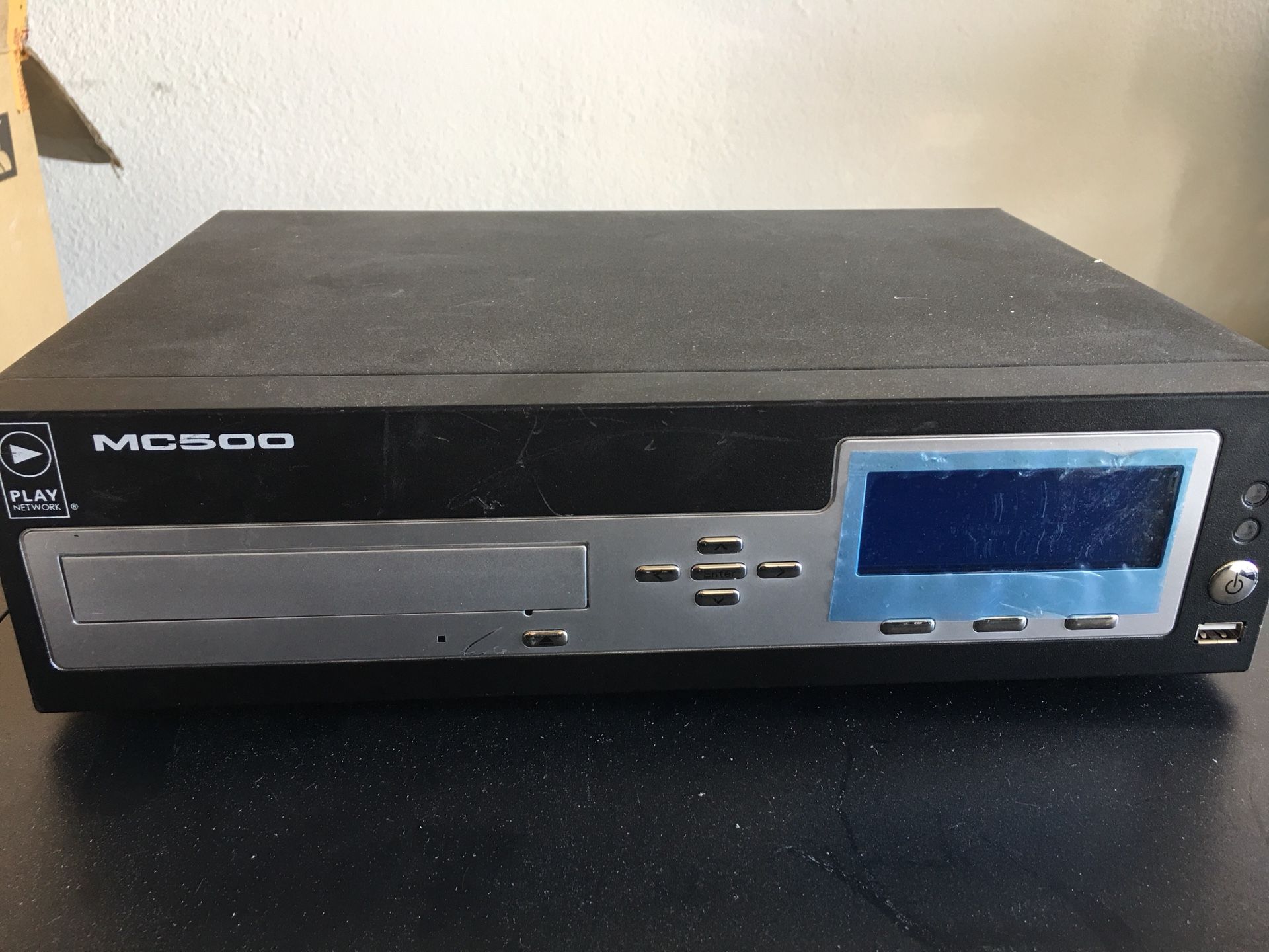 2 Play network MC500 commercial digital media player