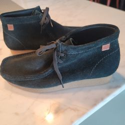 CLARKS COLLECTION LOAFERS- FEATURING  EXTREME  CONFORT  INSOLES.