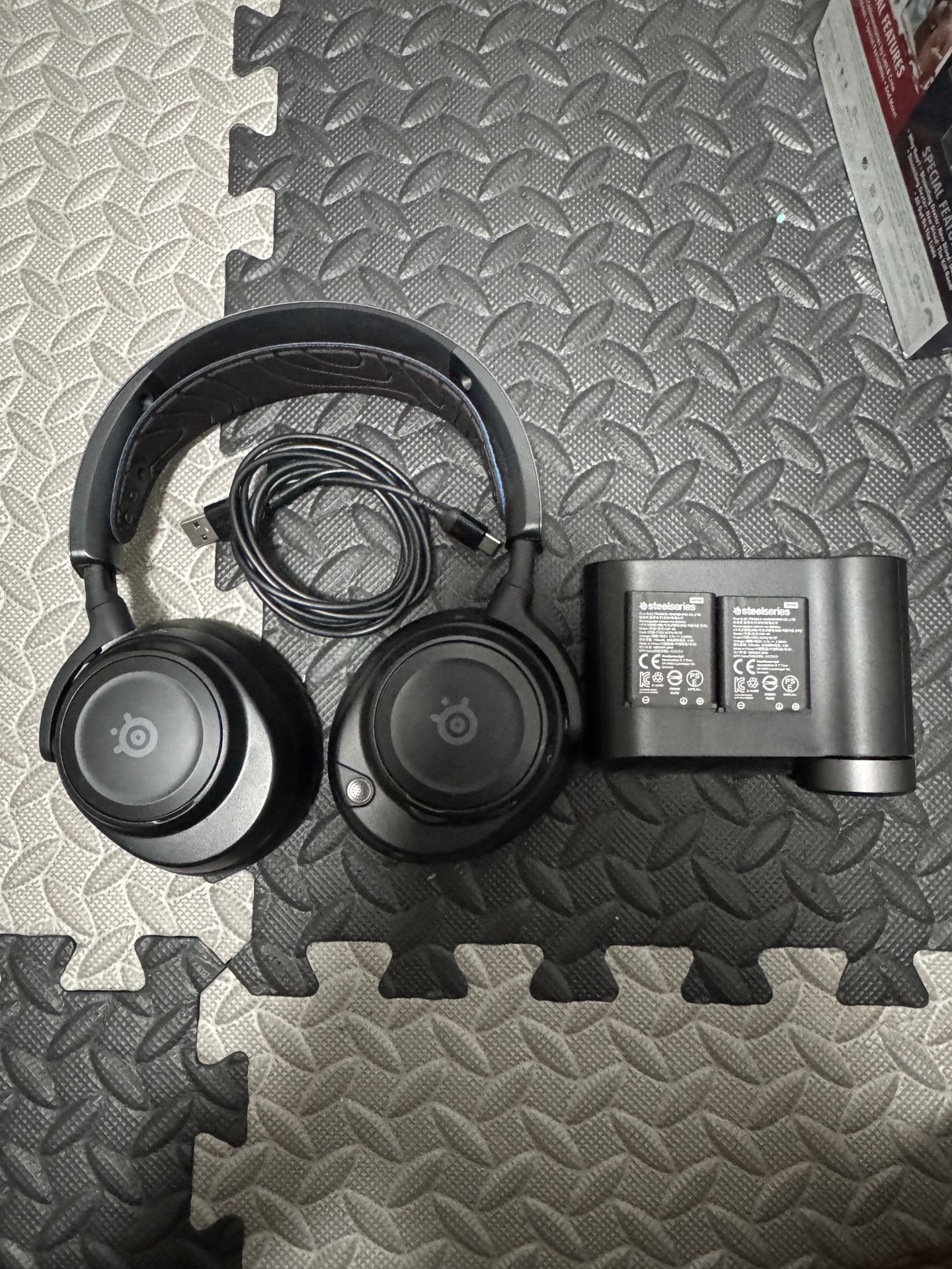 Steel series Arctis Nova Pro Wireless