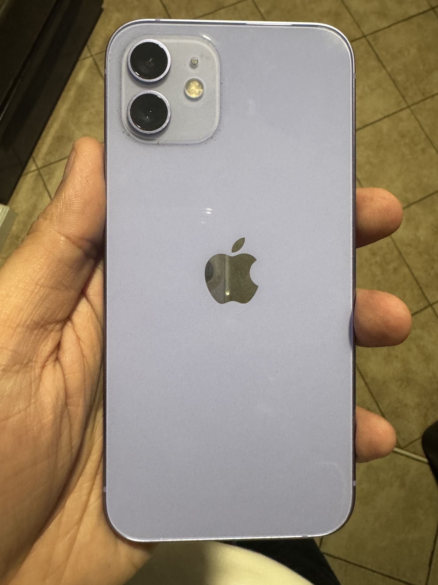 iPhone 12 64 GB Purple