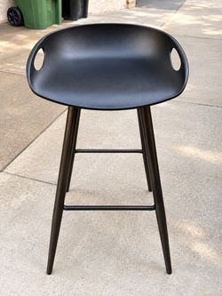 Bar stool