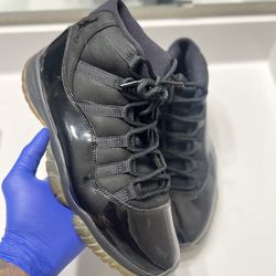 Jordan 11 Retro Cap And Gown