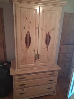 Armoire only $50 must pick up now