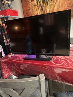 Insignia 33 inches Flat Screen TV