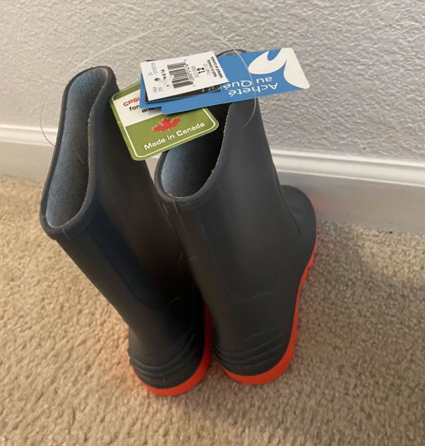 Boy Rain Boots -Size 12- BRAND NEW