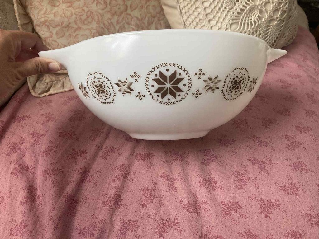 Town And Country Pyrex Bowl