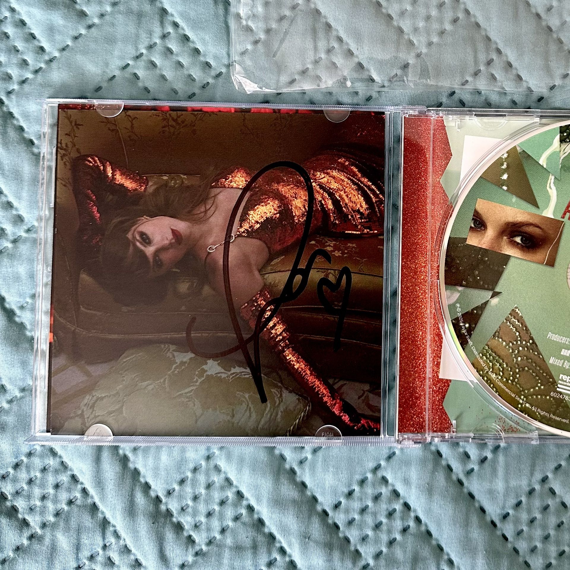 Taylor Swift The Life of a Showgirl Hand Signed Cd Photo 2