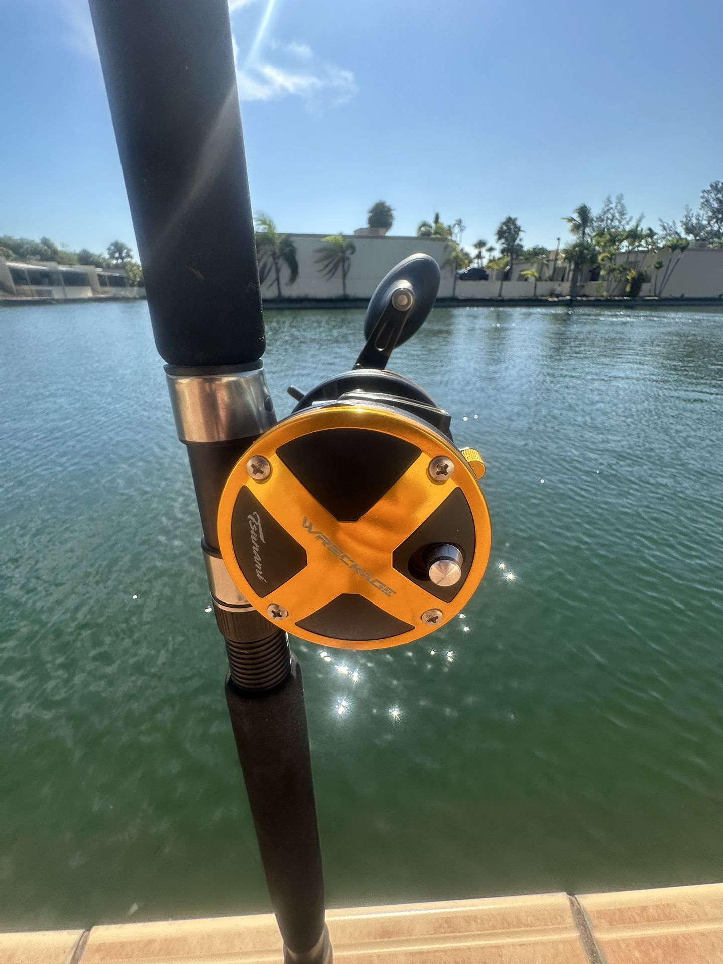 New Tsunami Wreckage 30LW Reel On A Like New Ugly Stik BigWater 6FT 20-50LB Rod🔥