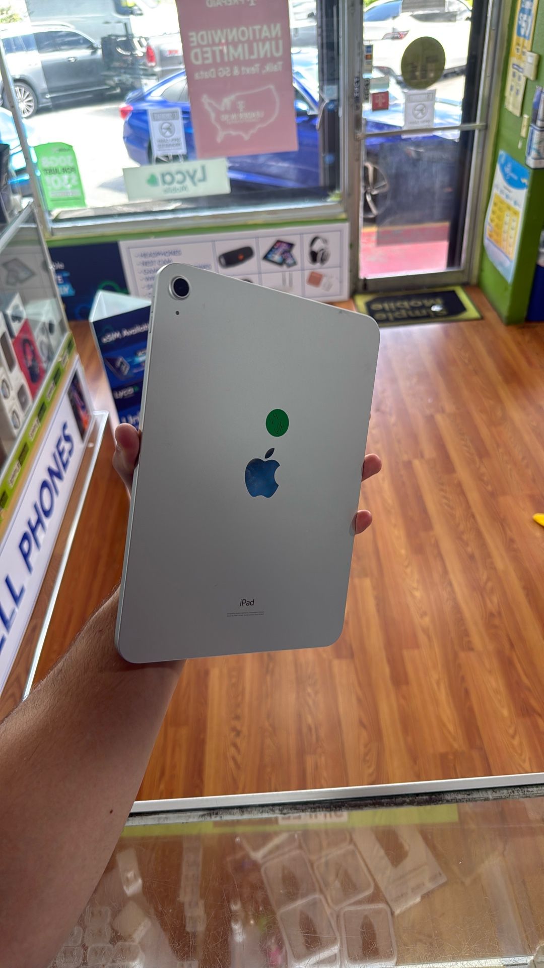 iPad 10th Generation 64Gb WiFi Only Used