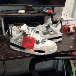 2022 Air Jordan 4 Retro 'Military Black'