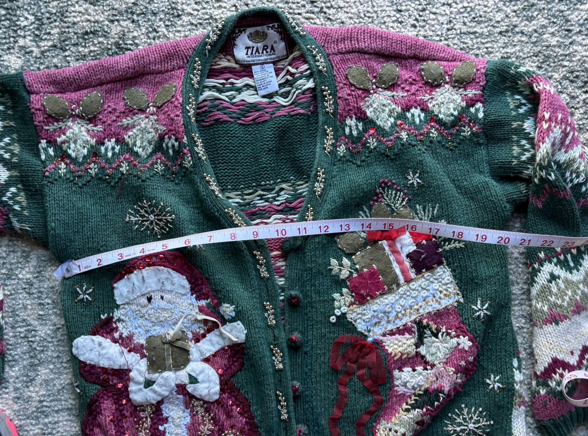 CHRISTMAS SWEATER- Size Sm Beautiful