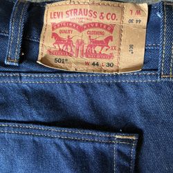 501 Men’s Levi’s Size 44-30