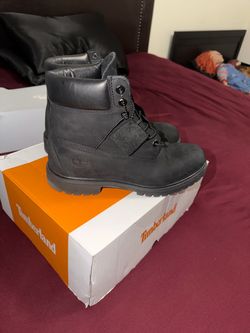 Black Timberlands $100 size 9.5