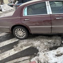 2004 Lincoln Town Car