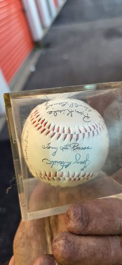 Ball autographed white sox