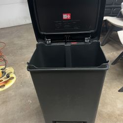 Trash can