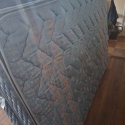 Full Size Mattress Abd Box Spring 