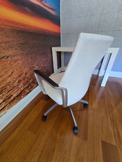 White Faux-leather office