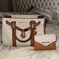 MICHEAL KORS PURSE & WALLET