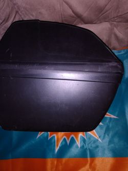 Hotel tong mint condition easy to install King county helmet backpack lot of stuff$45 negotiable flexible on the price please make a note