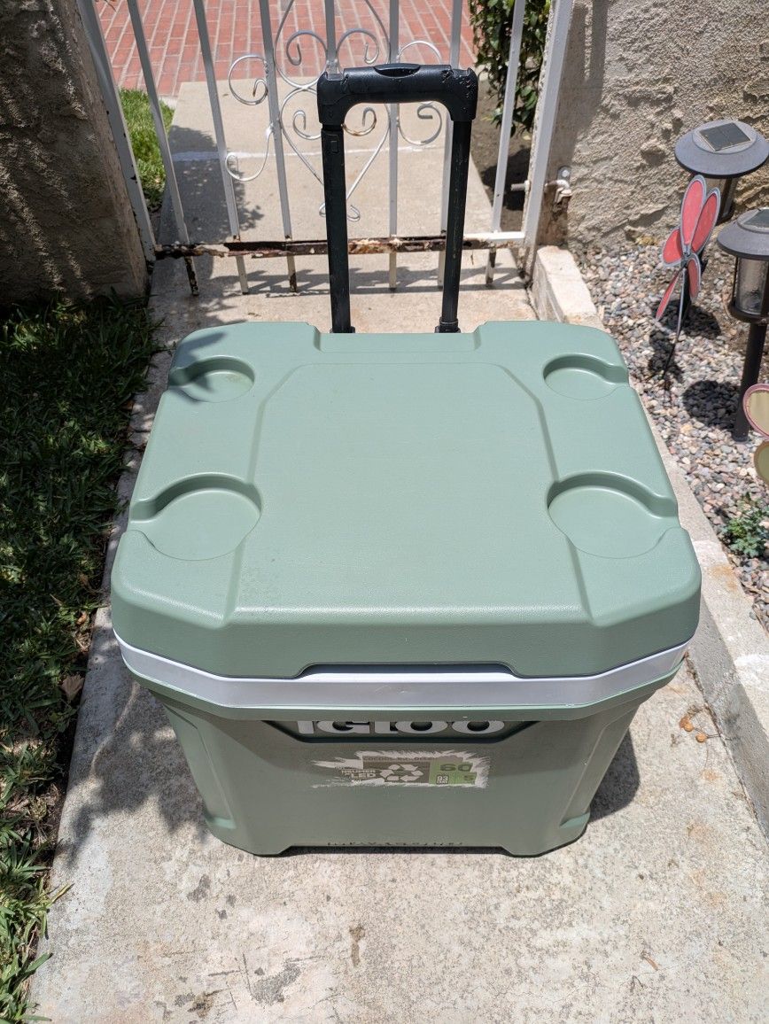 Igloo ECOCOOL Rolling cooler