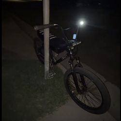 ZOOZ UU 1100, TRADES