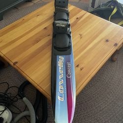 Vintage Connelly Ski F753