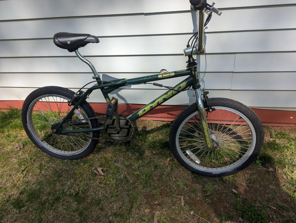 1998 GT Dyno compe BMX Freestyle 20" . All original parts. "RARE GRREN an LIME"