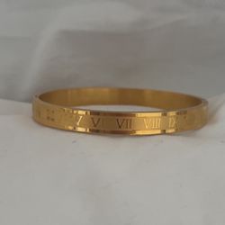 Cute Bracelet No Matter When you Wear!