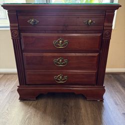 Marge Carson - Manor House Bedroom Set