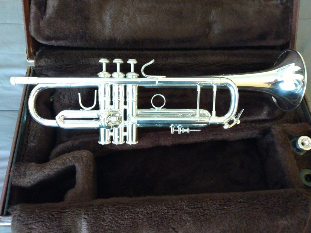Bach Stradivarius 43 b flat Trumpet
