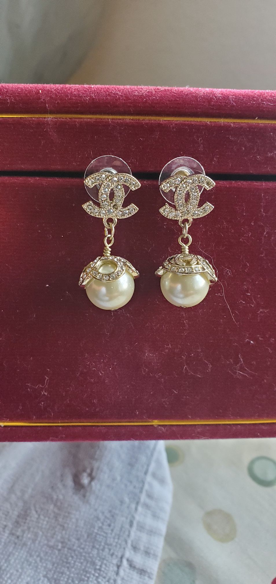 Channel pearl earrings