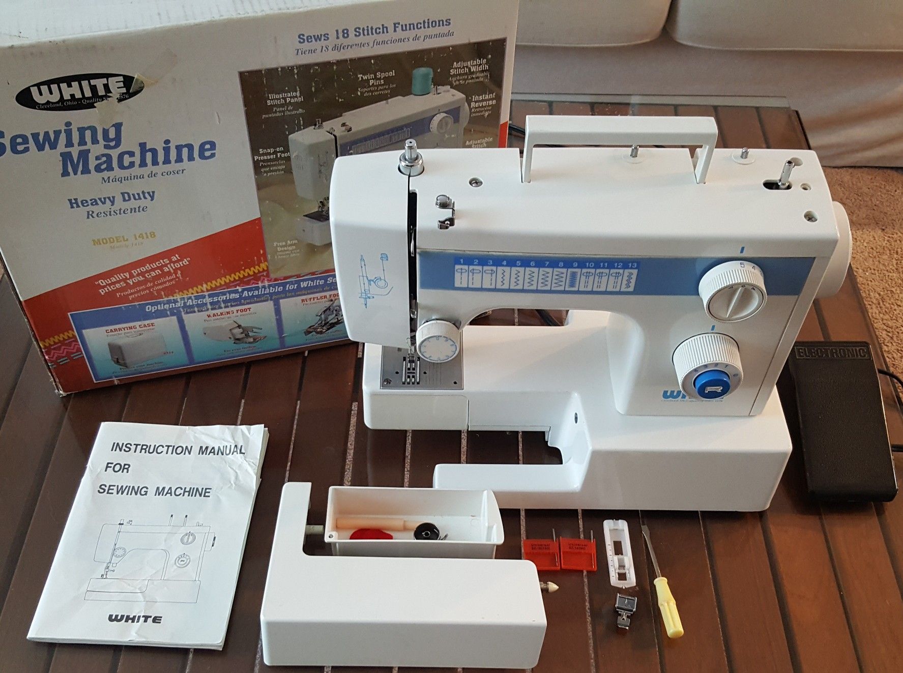 White Sewing Machine, Model 1418
