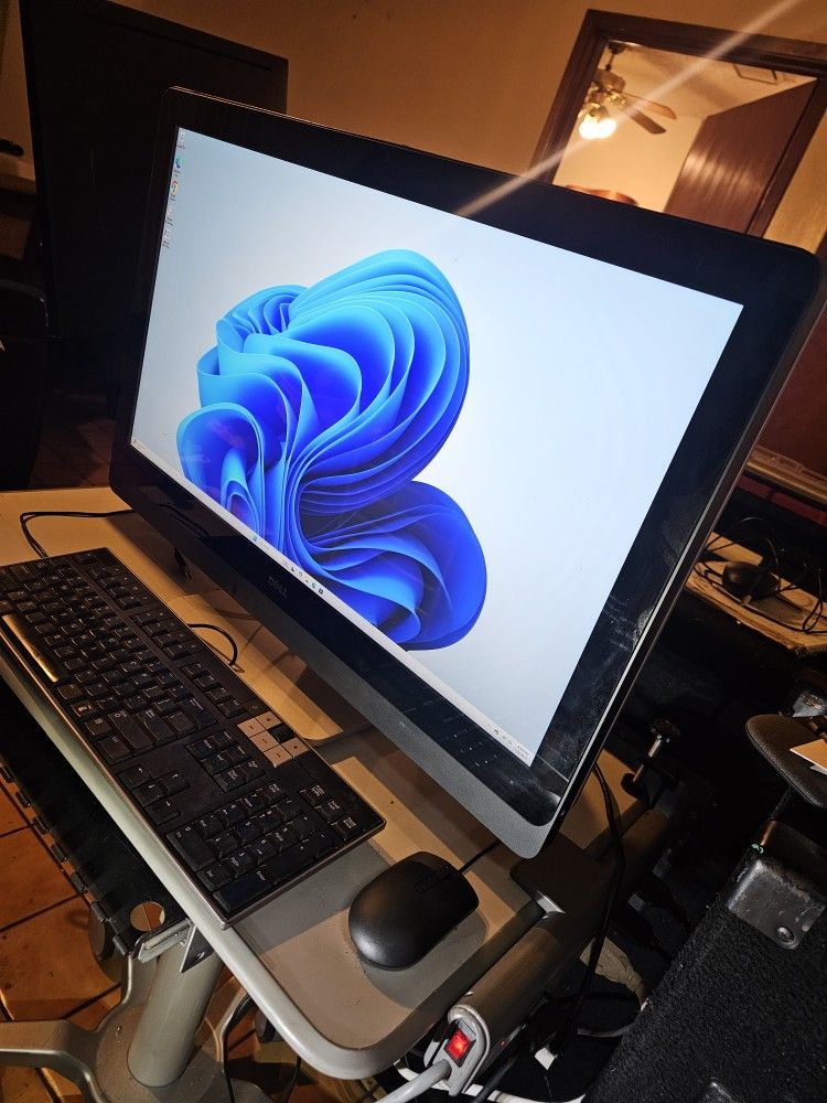 Dell XPS One 27 Touchscreen All In One PC. i7-3.10GHz-CPU 8GB Ram 2TB HDD GPU: NVIDIA