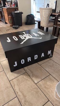 Giant Jordan Box