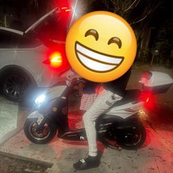 Motorcycle/ Scooter 