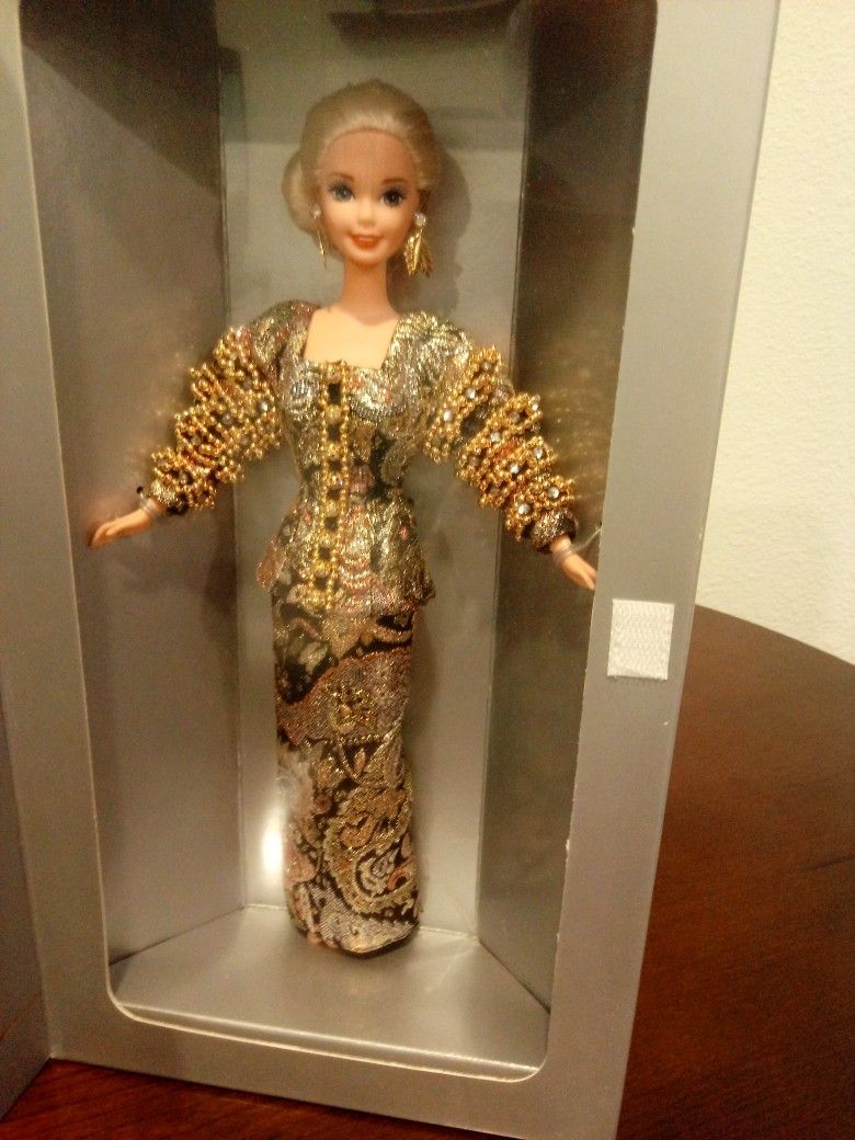 Vintage 1995 Limited Edition Christian Dior Barbie. - NRFB