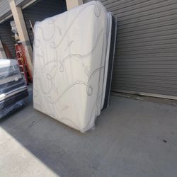 Queen Mattress Memory Foam 