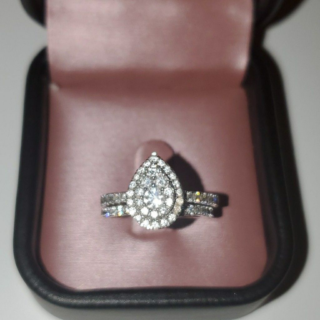 Engagement ring set