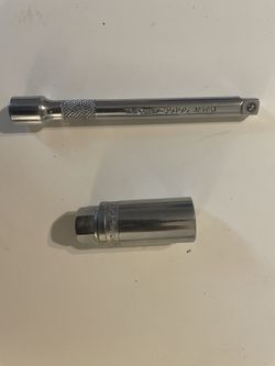 TrueCraft 3/8-inch drive 6-inch socket extension and Truecraft 3/8-inch drive, 13/16-inch spark plug socket