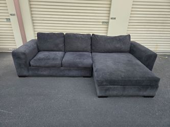 Black Living Spaces Sectional(WILL DELIVER)