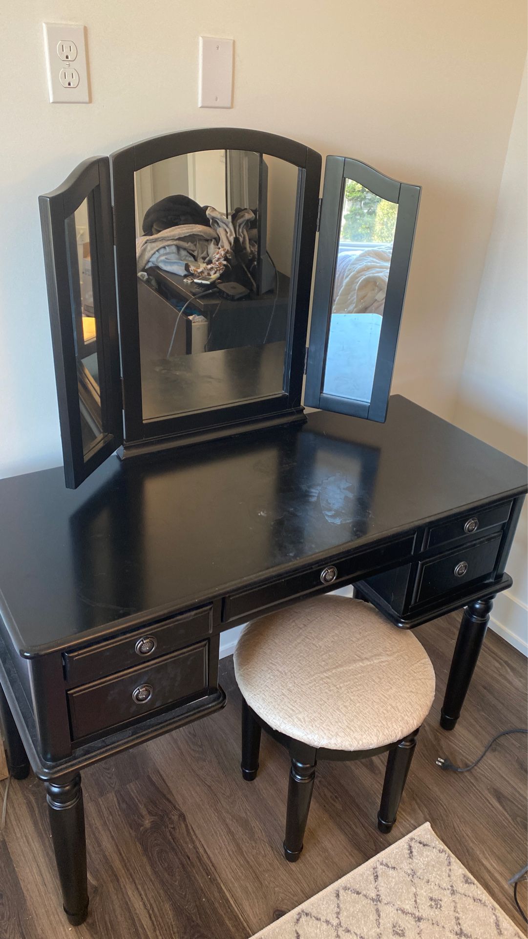 Black vanity desk with mirror and stool