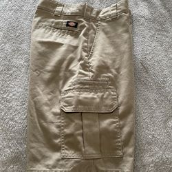 Dickies Cargo Shorts, Khaki Color, size 30