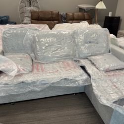 81 inch L sofa light grey with charge