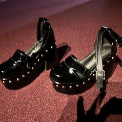 🖤 Alt / Goth Platform Heels – Studded Black – Women’s Size 5